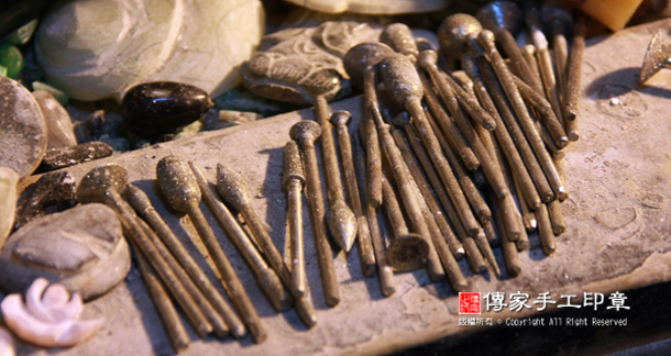 各式各樣的雕刻頭-圖片