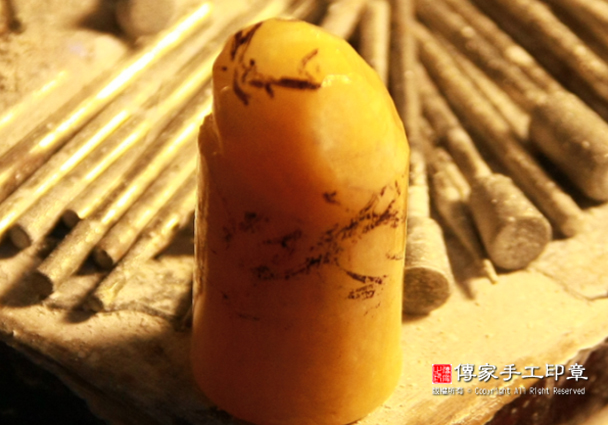 初胚雕刻的簡易成品-圖片