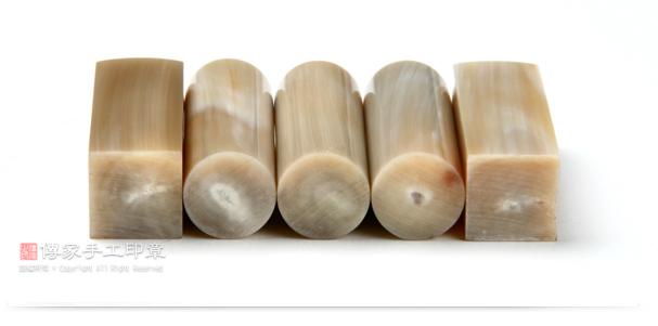 好的赤牛角印章，在印章的頂部ㄧ定看得見牛角心