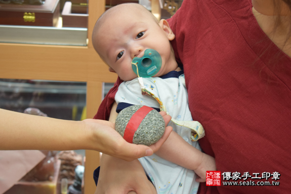 寶寶(高雄鳳山區)--製作胎毛筆、臍帶章、嬰兒三寶。「寶寶滿月剃頭理髮、到府嬰兒滿月理髮」祝福和活動紀錄。照片10