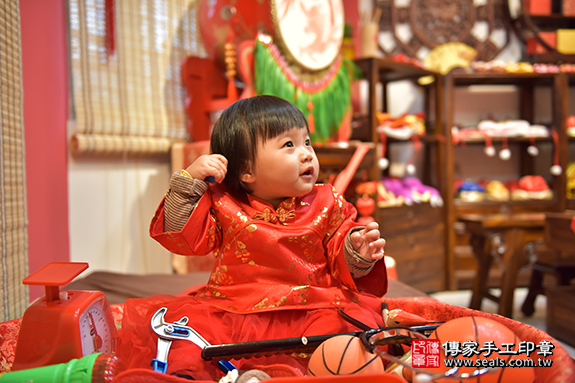 香山區王寶寶古禮抓周：周歲抓周活動和儀式，一切圓滿。照片1
