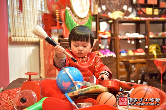 香山區王寶寶古禮抓周：周歲抓周活動和儀式，一切圓滿。照片6