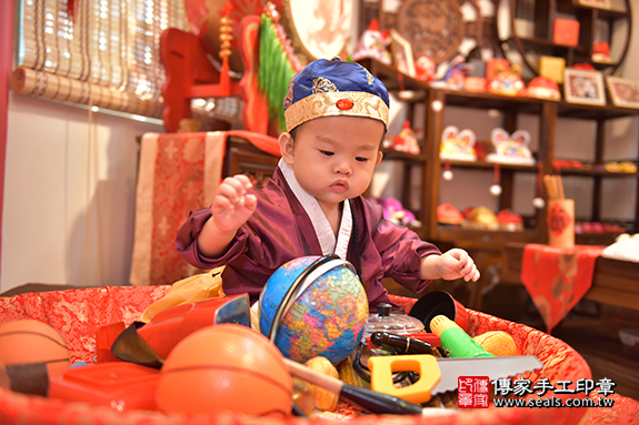香山區石寶寶古禮抓周：周歲抓周活動和儀式，一切圓滿。照片9