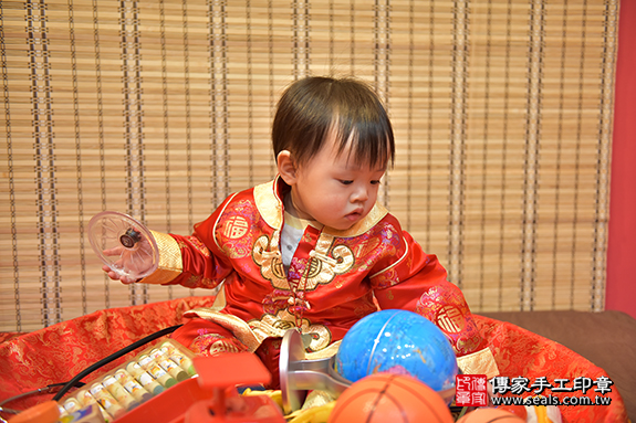香山區蔡寶寶古禮抓周：周歲抓周活動和儀式，一切圓滿。照片2
