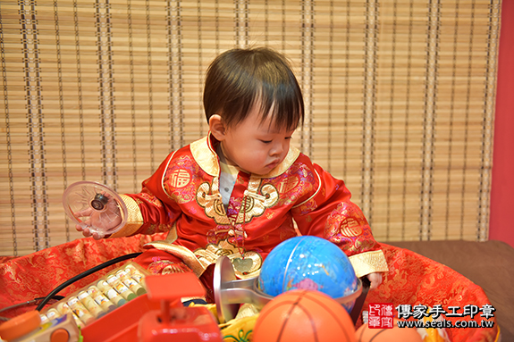 香山區蔡寶寶古禮抓周：周歲抓周活動和儀式，一切圓滿。照片3