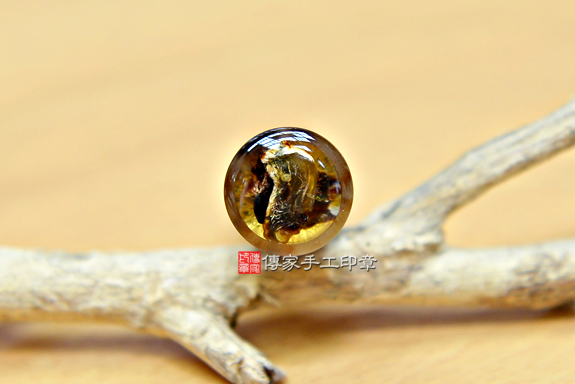 電腦刻印印章:赤牛角臍帶章實際成品、印章作品分享、赤牛角印章材質介紹。(臍帶印章、肚臍章、肚臍印章,胎毛印章,一圓一方)傳家手工印章台中店。2020.03.14照片6 電腦刻印印章:赤牛角臍帶章實際成品、印章作品分享、赤牛角印章材質介紹。(臍帶印章、肚臍章、肚臍印章,胎毛印章,一圓一方)傳家手工印章台中店。2020.03.14照片6