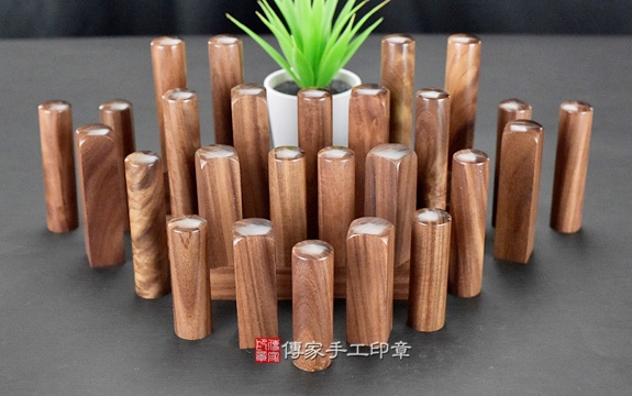 電腦刻印印章：玫瑰黑檀木開運印章實際成品、印章作品分享、玫瑰黑檀木印章材質介紹。（銀行印鑑，一圓一方），傳家印章台中店。2020.04.27照片47.jpg