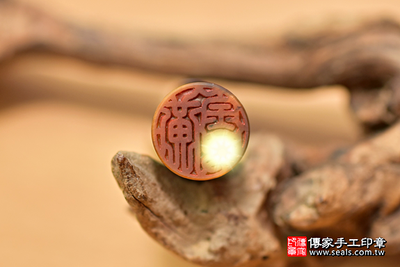 全手工噴砂印章:黃虎眼石公司大小印章實際成品、黃虎眼石印章材質介紹。(公司章、公司印章、負責人印章,一圓一方)傳家印章台中店。2020.06.11照片531056281683.png