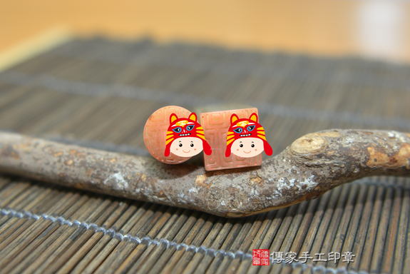 半手工刻印印章:赤牛角臍帶胎毛章實際成品、印章作品分享、赤牛角印章材質介紹。(臍帶印章、肚臍章、肚臍印章,胎毛印章,一圓一方)傳家手工印章台中店2020.11.01照片2848426578.png