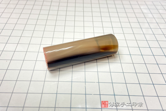 電腦刻印印章:赤牛角臍帶胎毛章實際成品、印章作品分享、赤牛角印章材質介紹。(臍帶印章、肚臍章、肚臍印章,胎毛印章,一圓一方)傳家手工印章台中店2020.11.21照片041292137562.png