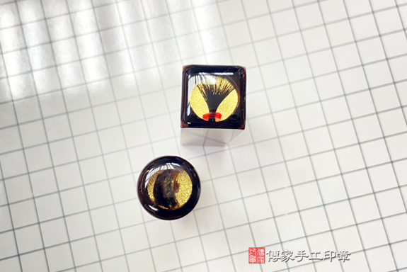 電腦刻印印章:紅紫檀木臍帶章和胎毛章實際成品、印章作品分享、紅紫檀木印章材質介紹。(臍帶印章、肚臍章、肚臍印章,胎毛印章,一圓一方)傳家手工印章台中店2020.11.22照片041798780869.png