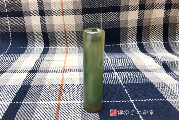 半手工噴砂印章:綠瑪瑙臍帶胎毛章實際成品、印章作品分享、綠瑪瑙印章材質介紹。(臍帶印章、肚臍章、肚臍印章,臍帶印章,一圓一方)傳家手工印章台中店。2020.12.28照片232938211792.jpg