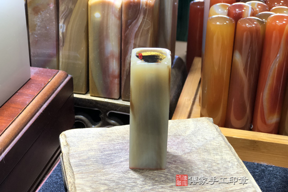 電腦刻印印章:赤牛角臍帶章實際成品、印章作品分享、赤牛角印章材質介紹。(臍帶印章、肚臍章、肚臍印章,胎毛印章,一圓一方)傳家手工印章台中店2020.12.29照片3978709609.jpg