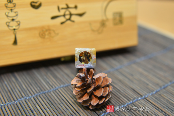 半手工噴砂印章:紫玉臍帶印章實際成品、印章作品分享、紫玉印章材質介紹。(臍帶印章、肚臍章、肚臍印章,臍帶印章,一圓一方)傳家手工印章台中店。2021.01.26照片74130958803.jpg