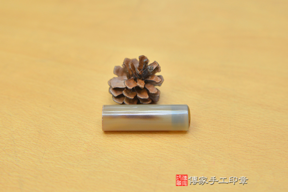 電腦刻印印章:赤牛角臍帶章實際成品、印章作品分享、赤牛角印章材質介紹。(臍帶印章、肚臍章、肚臍印章,胎毛印章,一圓一方,傳家印章台中店。2021.03.06照片097804504074.jpg