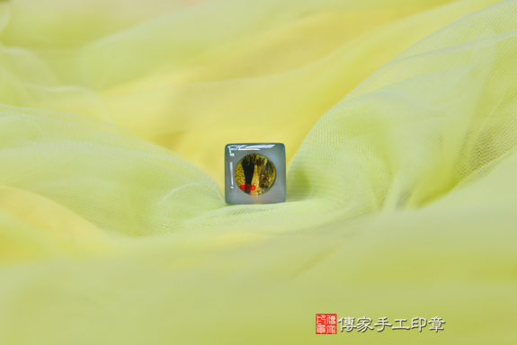 半手工噴砂印章:綠瑪瑙臍帶胎毛章實際成品、印章作品分享、綠瑪瑙印章材質介紹。(臍帶印章、肚臍章、肚臍印章,臍帶印章,一圓一方)傳家手工印章台中店。2021.03.29照片7565744290.jpg