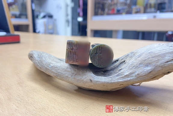 全手工噴砂印章:水草玉臍帶章實際成品、印章作品分享、水草玉印章材質介紹。(臍帶印章、肚臍章、肚臍印章,胎毛印章,一圓一方)傳家手工印章台中店。2021.03.30照片999469496.jpg