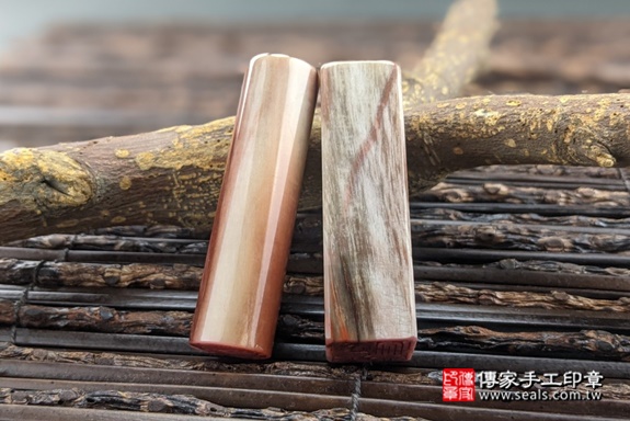 半手工噴砂印章：木化石臍髮章實際成品、印章作品分享、木化石印章材質介紹。（臍帶印章、肚臍章、肚臍印章，胎毛印章，一圓一方）傳家手工印章高雄店。2021.05.25