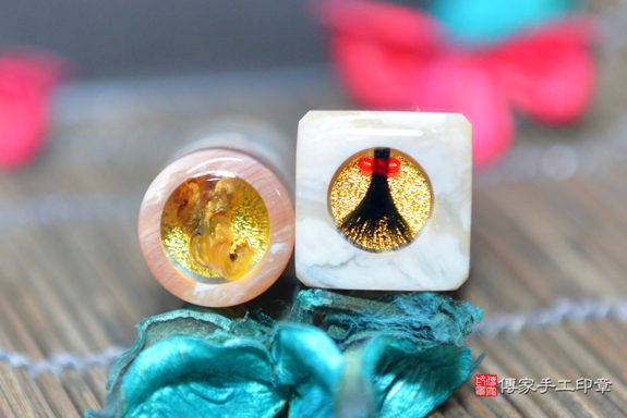 半手工噴砂印章:彩虹瑪瑙臍帶章實際成品、印章作品分享、彩虹瑪瑙印章材質介紹。(臍帶印章、肚臍章、肚臍印章,胎毛印章,一圓一方)傳家手工印章台中店。2021.06.06的照片65324493934.jpg