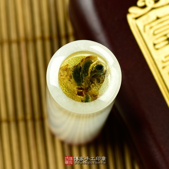 傳家手工印章實際成品：新疆白玉臍帶印章實際照片