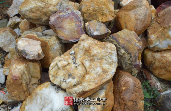 白松石的原礦照片7