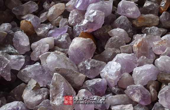 紫水晶的原礦照片14