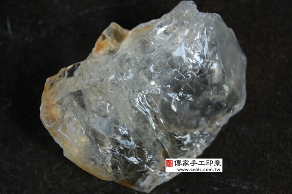  白水晶的原礦照片 1