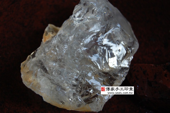 白水晶的原礦照片 5