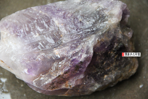 紫水晶的原礦照片5