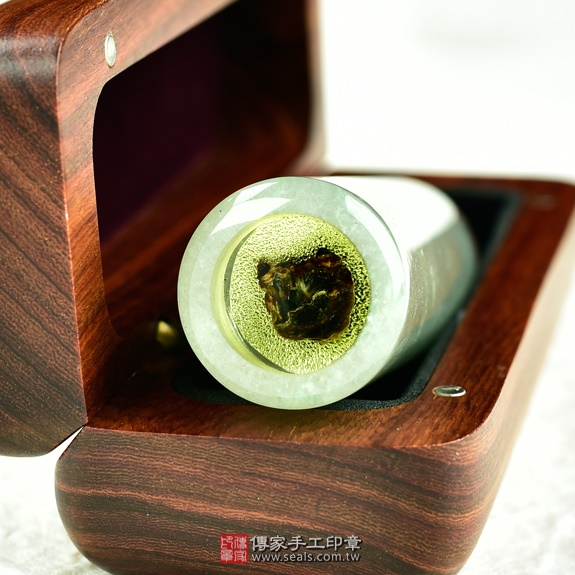 傳家手工印章實際成品：東菱玉臍帶印章實際照片