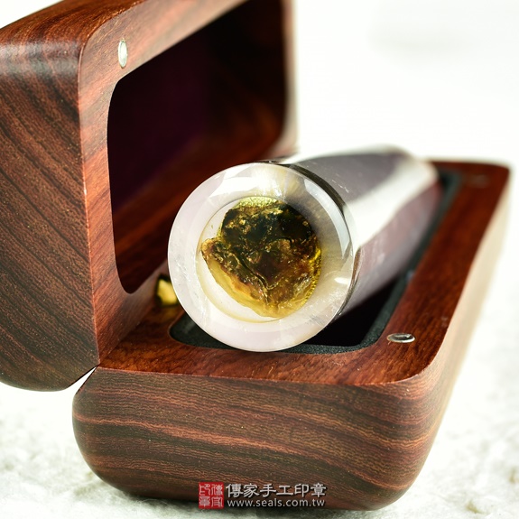 傳家手工印章實際成品：粉晶臍帶印章實際照片