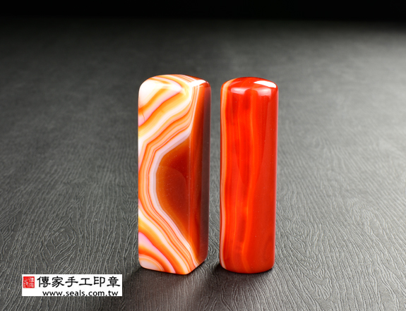 顧客滿意推薦開運臍髮印章-新竹市香山區-陳小姐。印章材質：全手工噴砂天珠紅瑪瑙、全手工噴砂原色瑪瑙、全手工噴砂綠瑪瑙。113.01.29