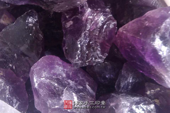 紫水晶的原礦照片20
