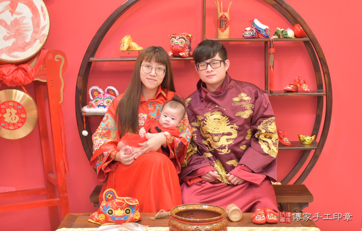 台中市北區郭寶寶收涎推薦:傳家台中店收涎 .....照:2