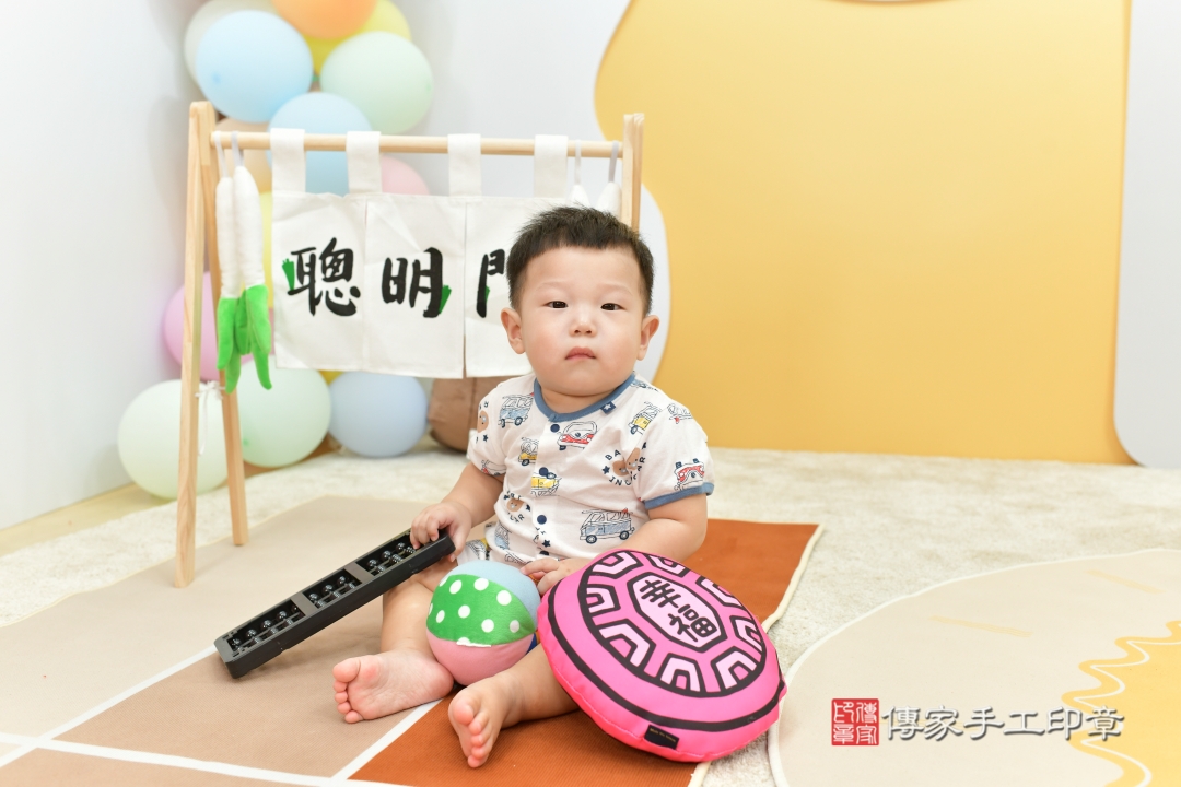 一歲抓週，百般祝福圍繞！台中市奕寶貝抓周推薦：傳家台中店抓周 .....，案例照