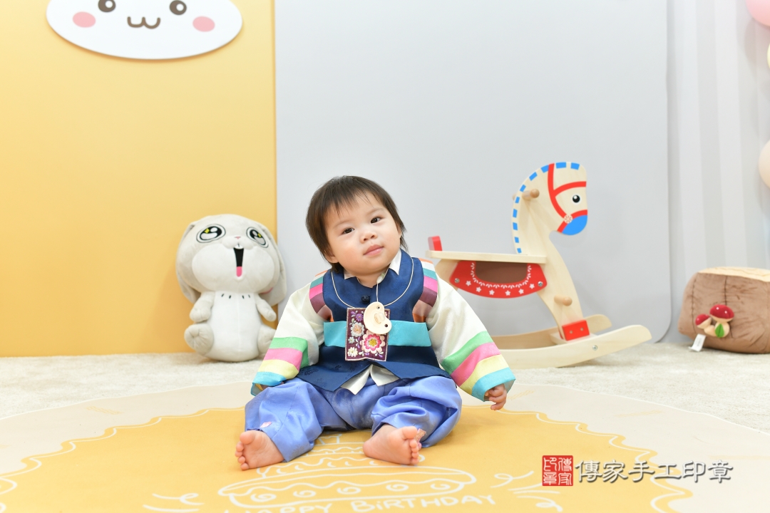 一歲抓週，百般祝福圍繞！台中市小帆寶貝抓周推薦：傳家台中店抓 .....，案例照