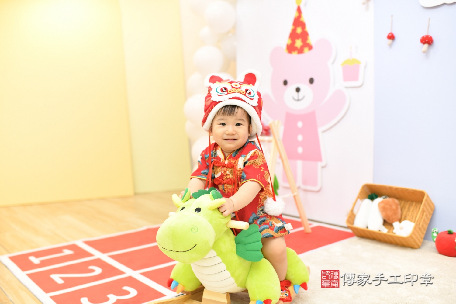 從古時傳承至今的「抓周」儀式，是寶寶滿周歲時的重要禮俗之一。 .....，案例照