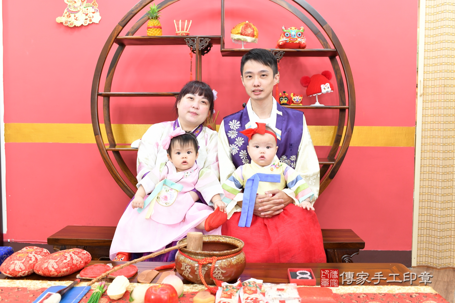 2026-01-09寶寶抓週趣味瞬間：命運道具大揭密！台北市晴晴寶貝＆媗媗寶貝抓周推薦：傳家台北店抓周度脺會場，嬰兒古禮抓周流程儀式吉祥話、抓周道具物品24種、拍照。抓周證書。2025.10.18照：0