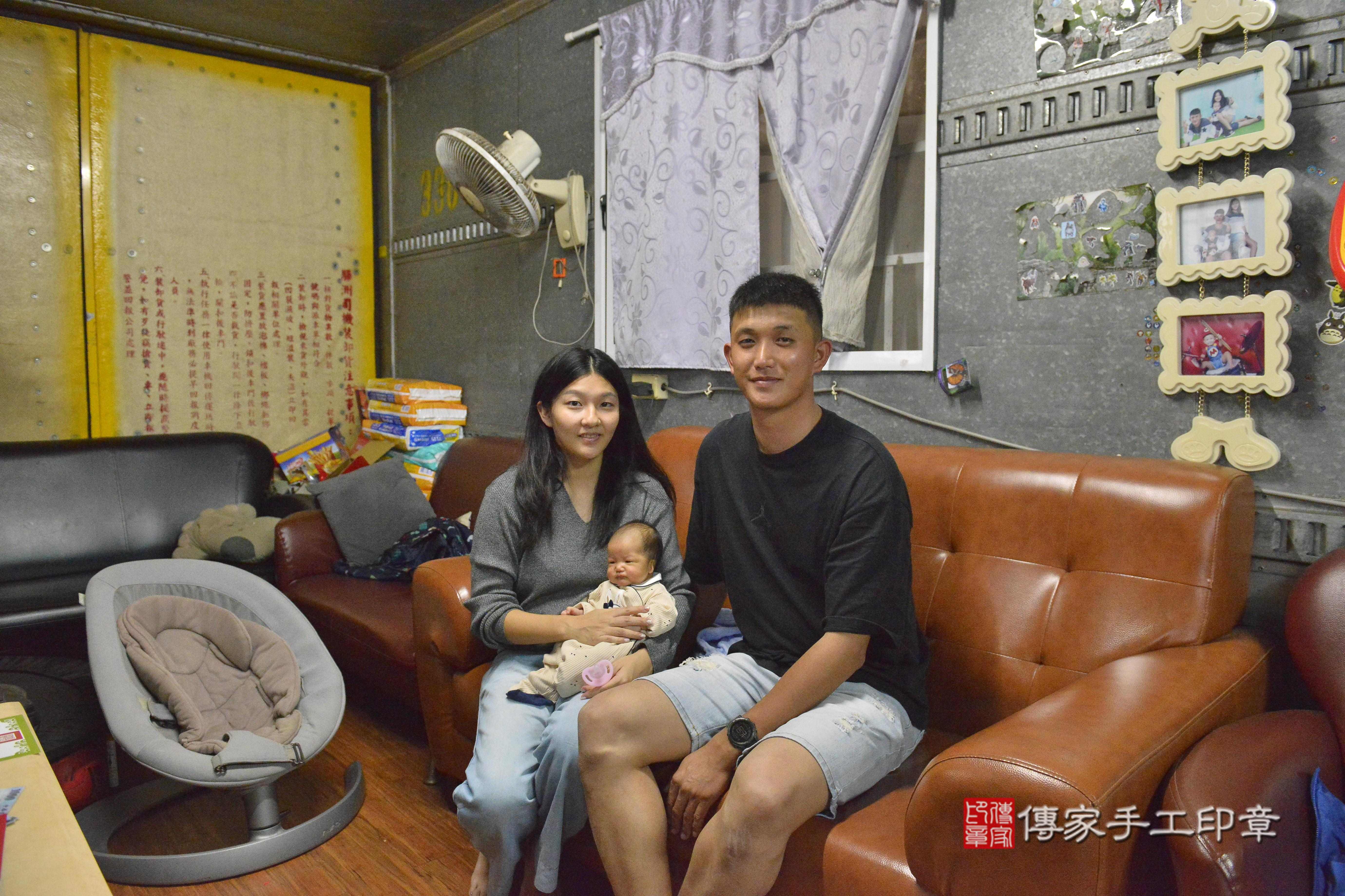 剃頭是祝福，留下寶貝一生一次的紀念！高雄市鳳山區均均寶貝滿月到府剃 .....照：8