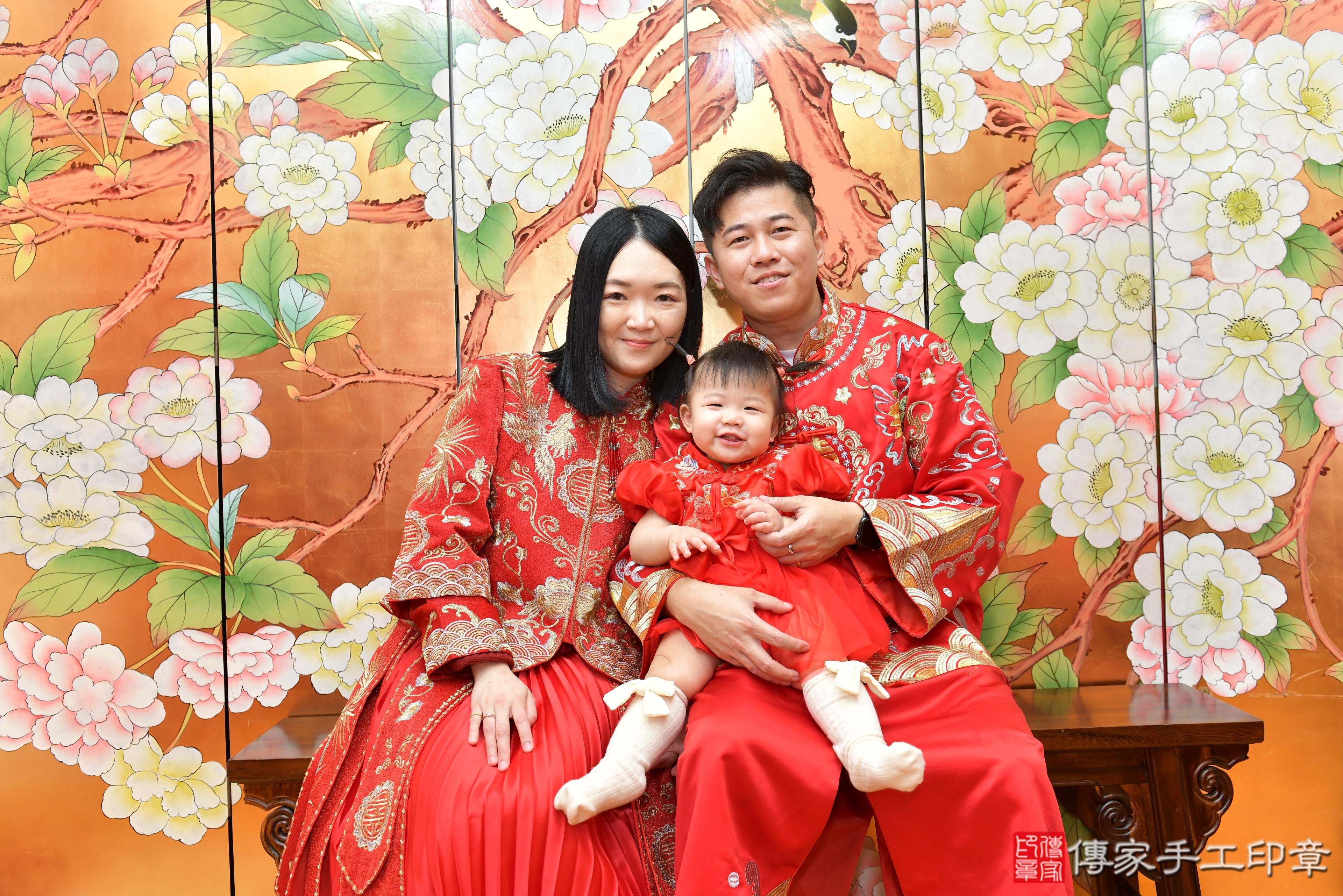 幸福成長的第一步：抓週儀式精采回顧。傳家桃園店區昀昀寶貝抓周推薦： .....照：3