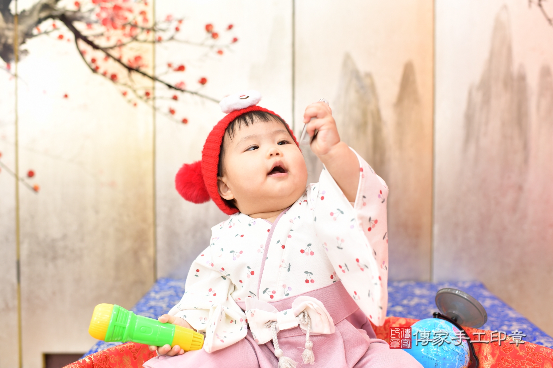 在笑聲與祝福中，紀錄屬於我們的第一個里程碑。新北市小緹寶貝抓 .....，案例照