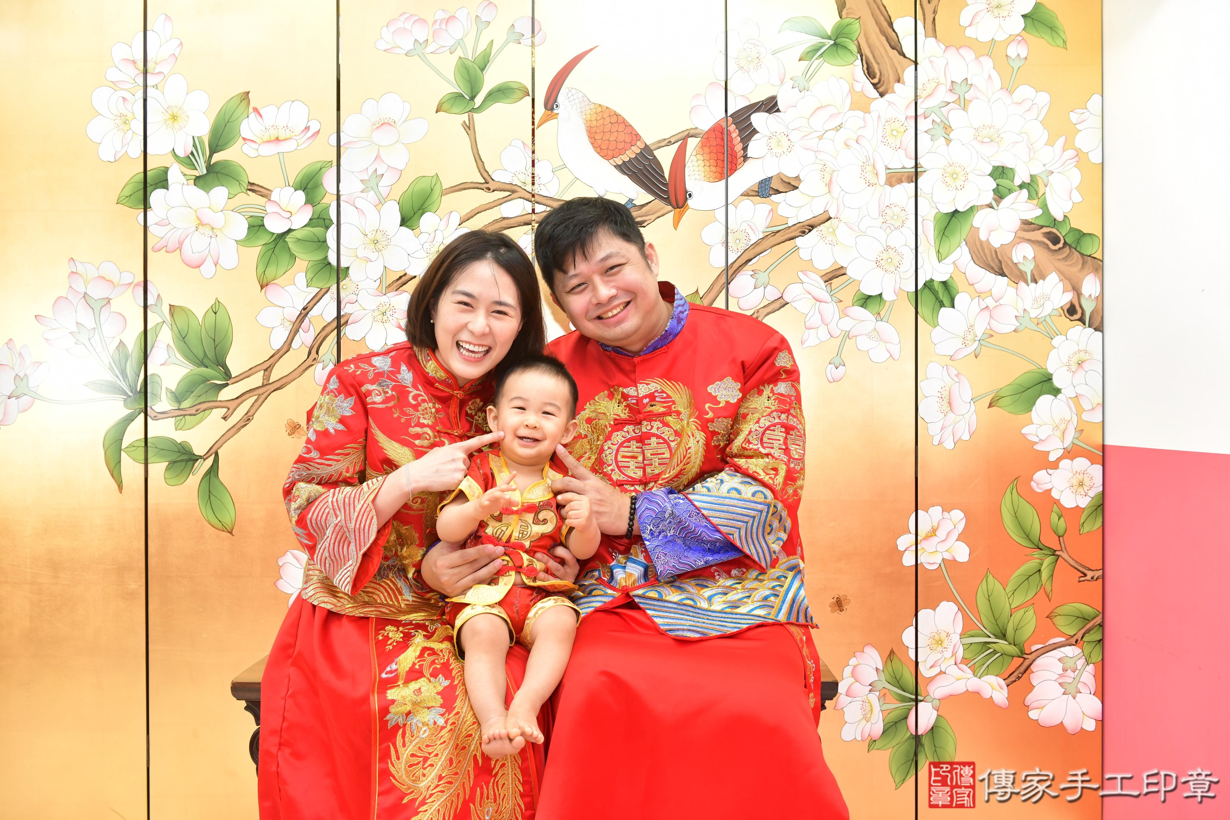 一歲抓週，百般祝福圍繞！台中市云云寶貝抓周推薦：傳家台中店抓周會場 .....照：13