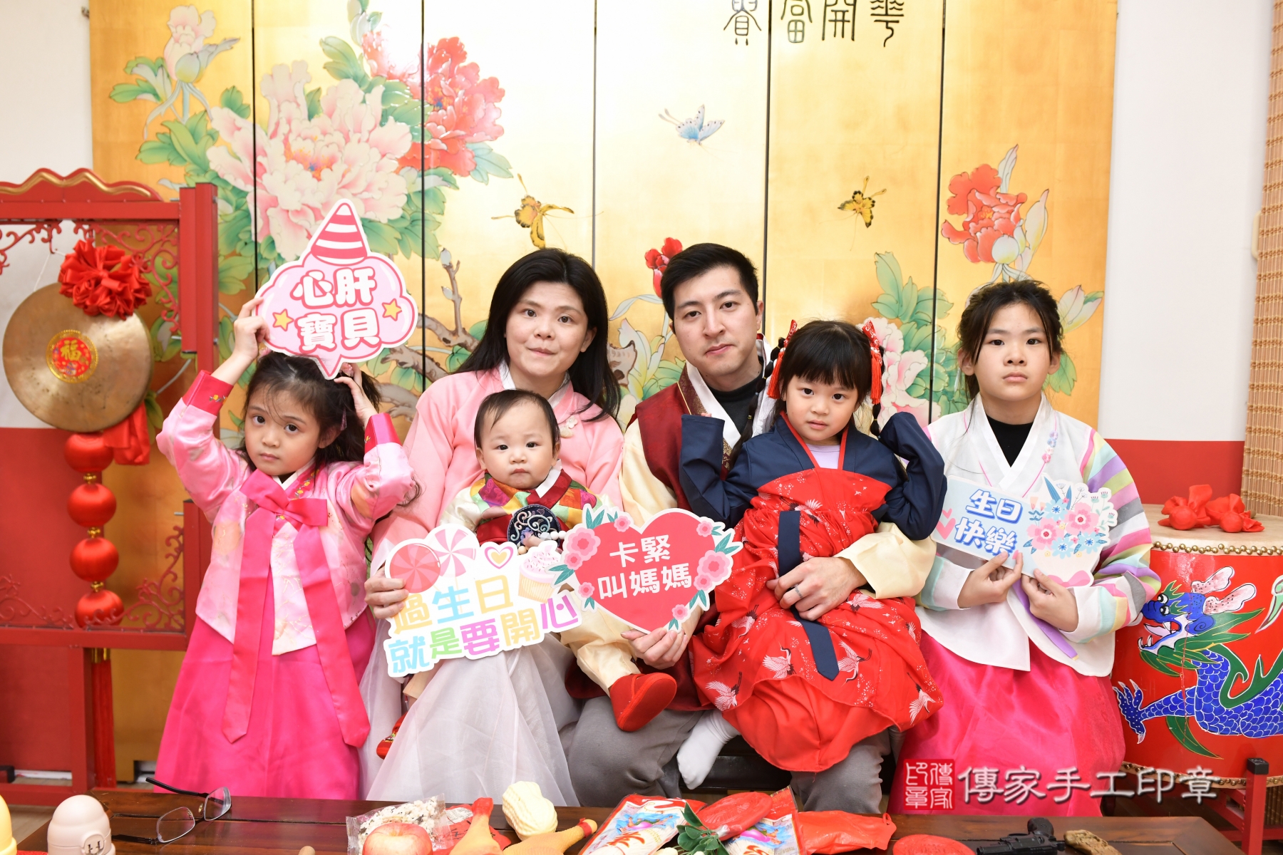 一歲抓週，百般祝福圍繞！台北市小允寶貝抓周推薦：傳家台北店中 .....，案例照
