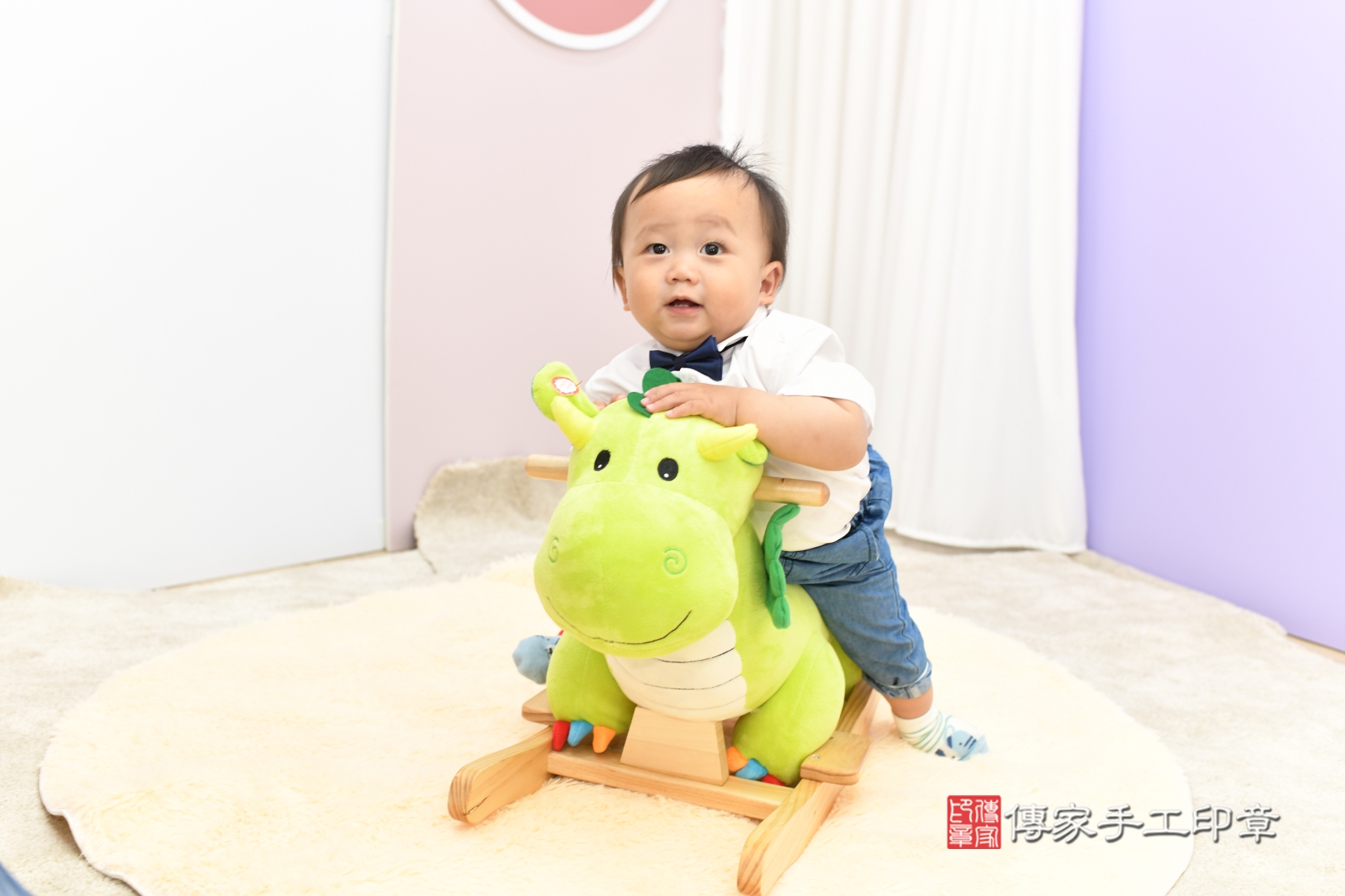 2026-04-09在笑聲與祝福中，紀錄屬於我們的第一個里程碑。新北市小廷寶貝抓周推薦：傳家新北店美式風格抓周會場，嬰兒古禮抓周流程儀式吉祥話、抓周道具物品24種、拍照。抓周證書。2026.4.5照：6