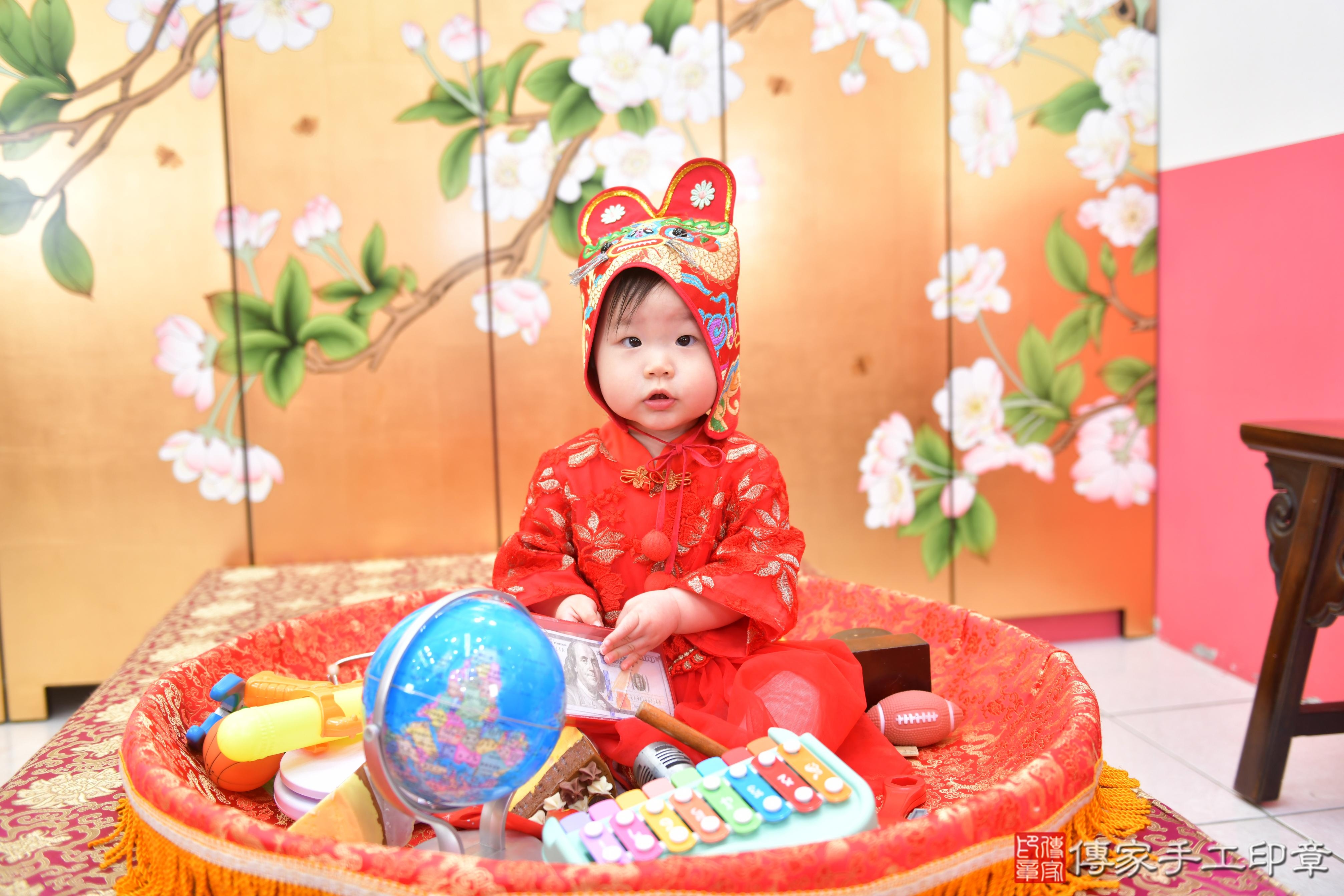 笑聲與祝福交織：抓週儀式的美好記憶！台中柔柔寶貝抓周推薦：傳家台中 .....照：7