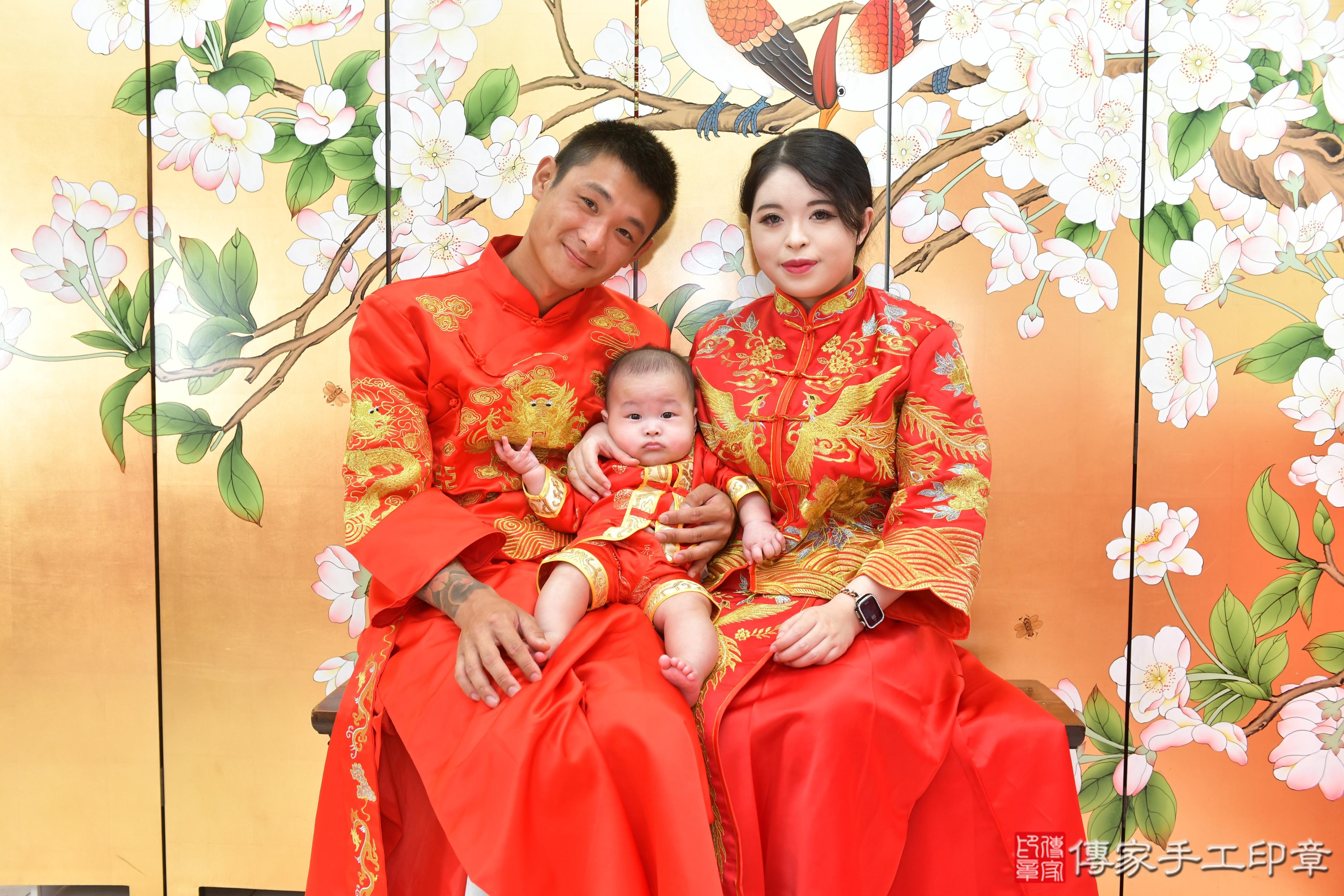 全家人見證的幸福時刻：寶寶收涎儀式溫馨記錄。傳家台中店古禮：洋洋寶 .....照：1