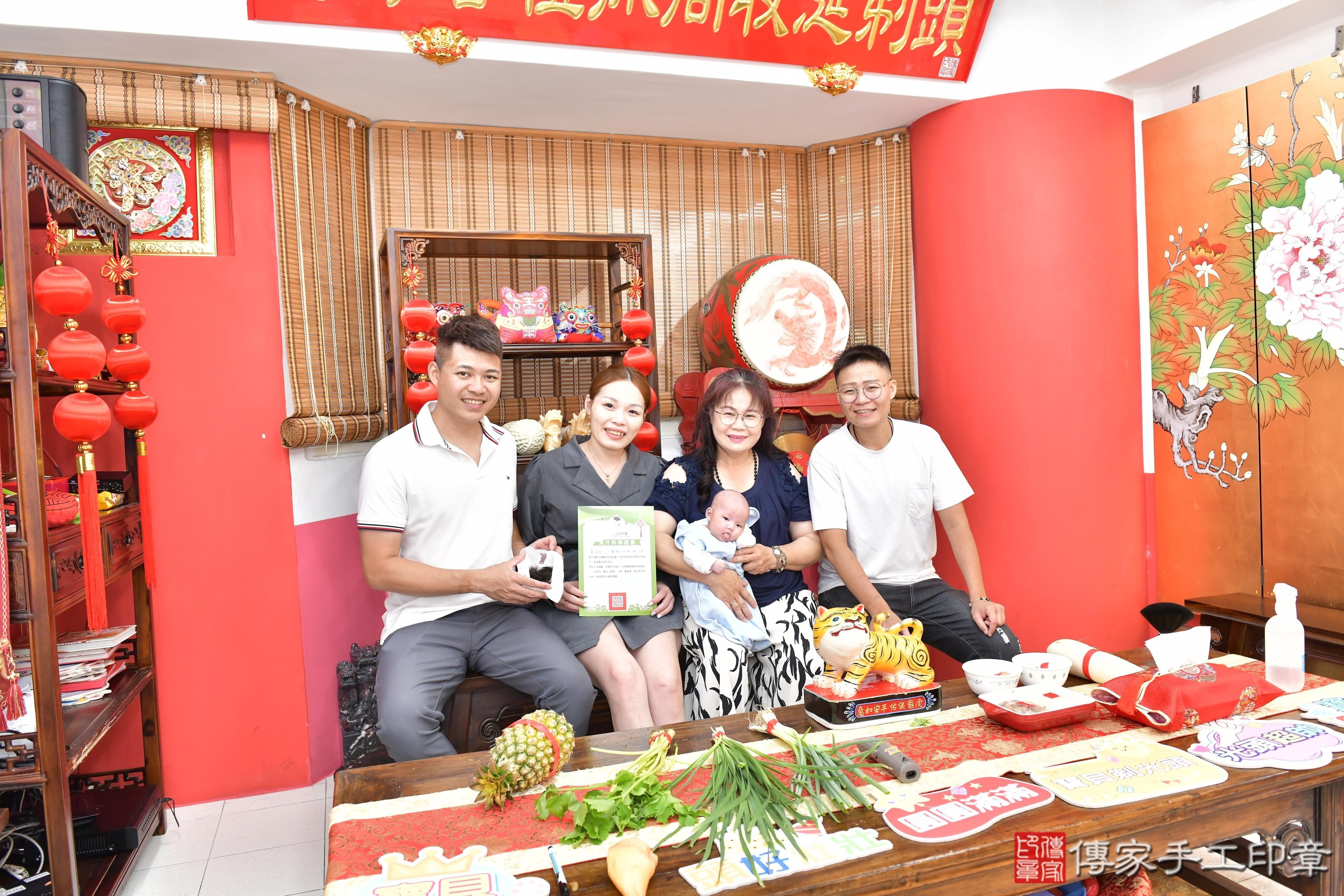 寶寶剃頭剪髮全紀錄：創造最溫馨的成長回憶！高雄市容容寶貝滿月來店剃 .....照：7