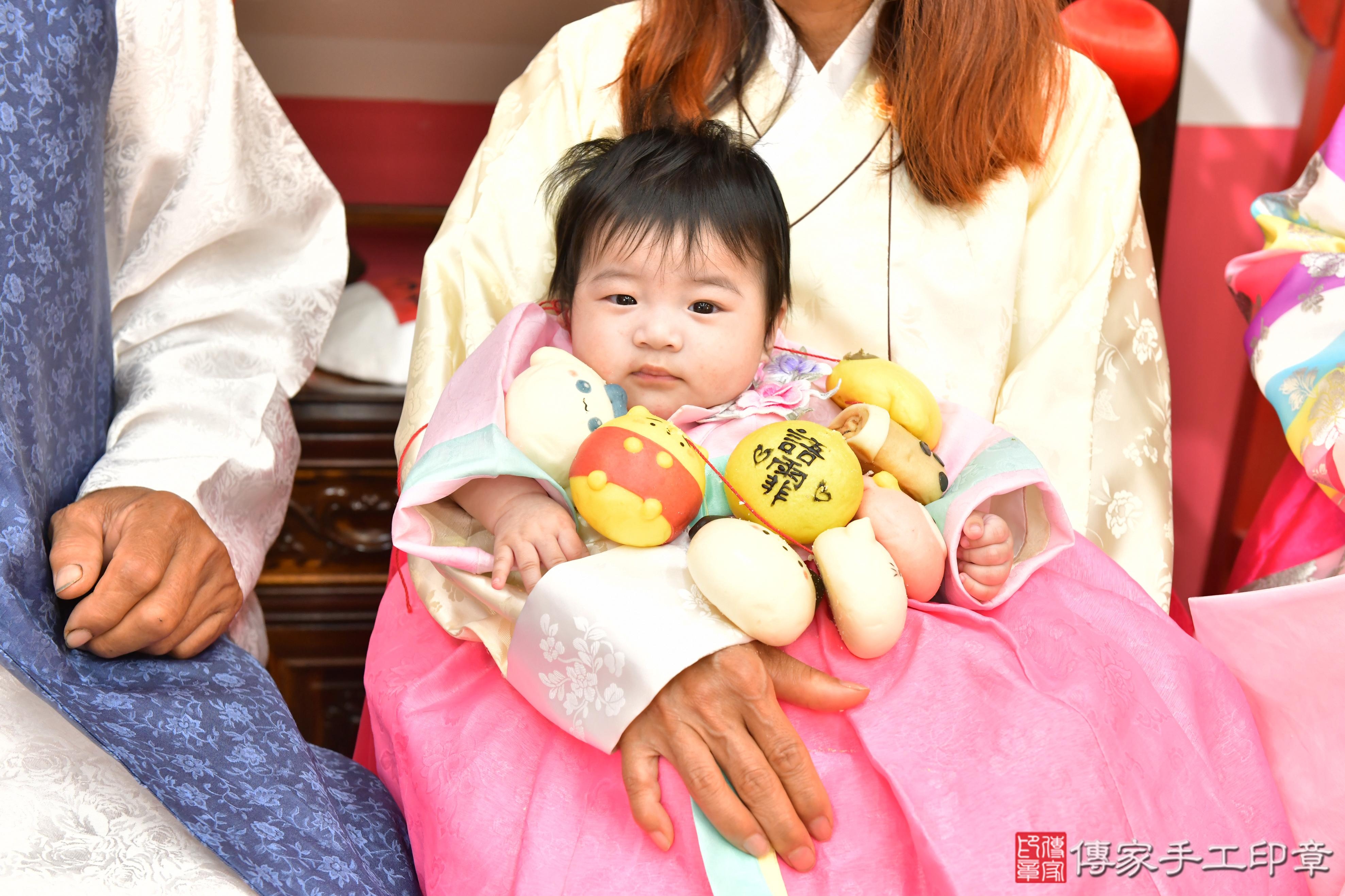 寶寶的收涎儀式：收涎吉祥話、傳統習俗、收涎寫真紀錄。高雄市小霏寶寶 .....照：1