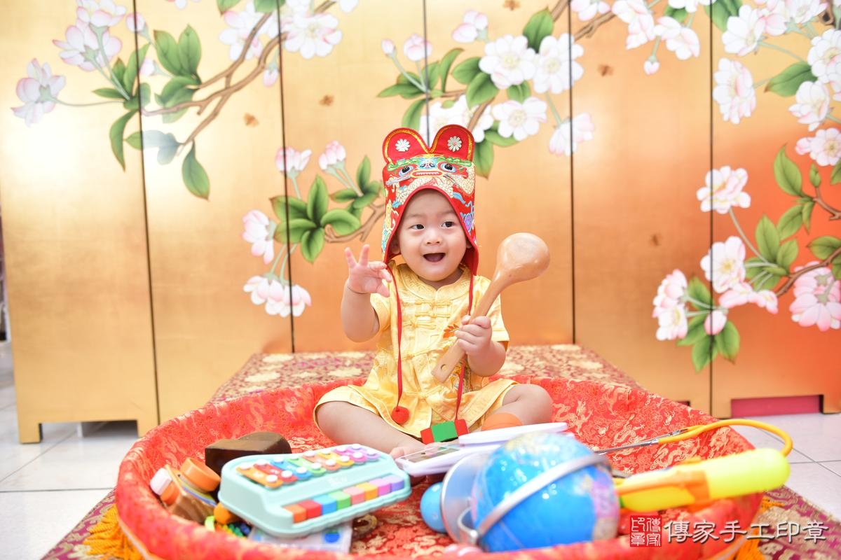 寶寶一歲生日意義非凡，人生當中第一個生日。台中市睿睿寶貝抓周推薦： .....照：0