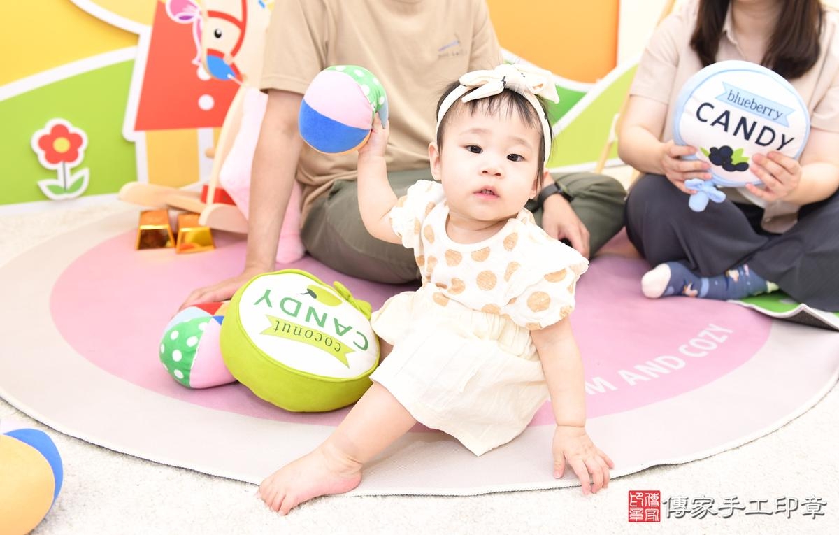 2026-07-22抓週儀式全紀錄：寶寶的未來小預言！台南市珊珊寶貝抓周推薦：傳家高雄店抓周度脺美式會場，嬰兒美式抓周流程儀式吉祥話、抓周道具物品24種、拍照。2026.6.19照：17